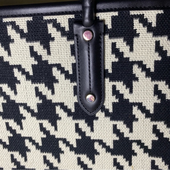 Excellent Condition Kate Spade Ella Houndstooth Jacquard
Tote Bag - Picture 6 of 16